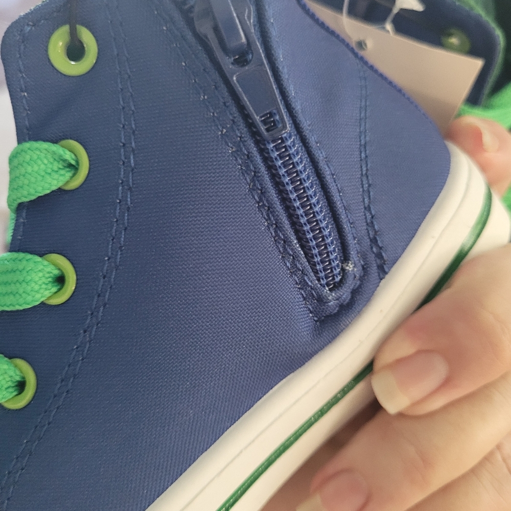 BNWT Boys high top Paw Patrol sneakers - Picture 3 of 4